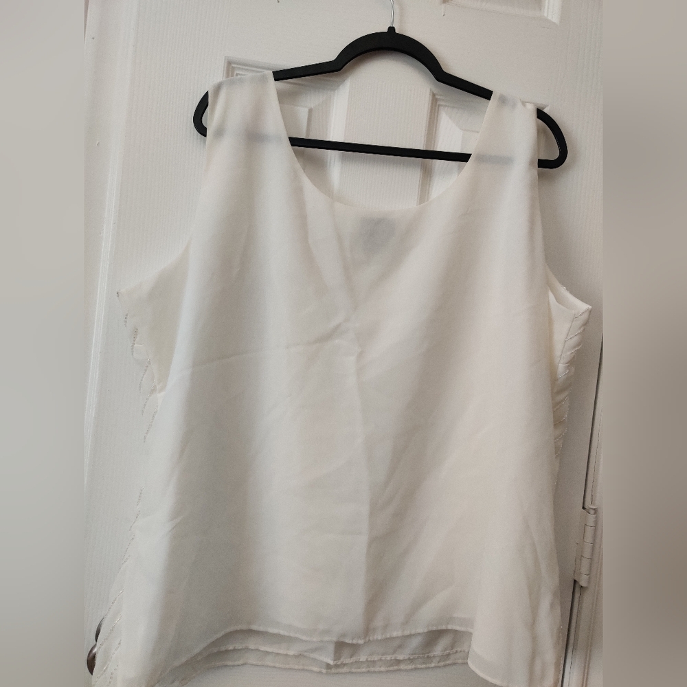 Midnight Velvet White Floral Embroidered Blouse - Picture 2 of 5